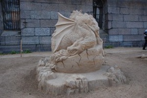 Аренда строительных ограждений для фестиваля песчаных скульптур в Санкт-Петербурге.
